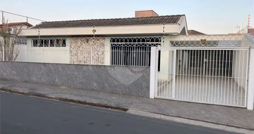 Casa Térrea à venda com 4 quartos, sendo 2 suítes, em Jardim Santa Rosália, Sorocaba - SP