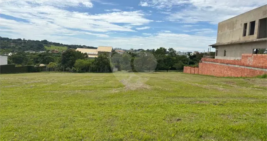 Terreno à venda no condomínio Village Saint Charbel, Araçoiaba Da Serra - SP