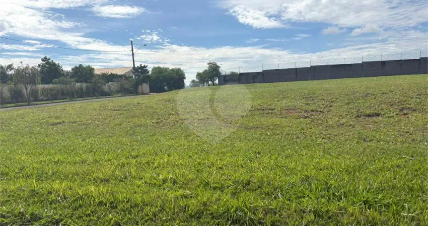 Terreno à venda no condomínio Village Saint Charbel, Araçoiaba Da Serra - SP