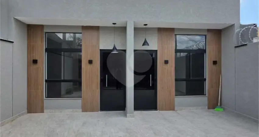 Casa de Vila à venda com 2 quartos, sendo 1 suíte, em Jardim Santa Esmeralda, Sorocaba - SP