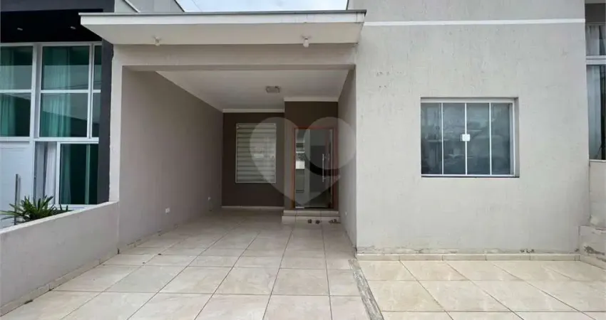 Casa à venda com 3 quartos, sendo 1 suíte, no condomínio Horto Florestal Ii, Sorocaba - SP