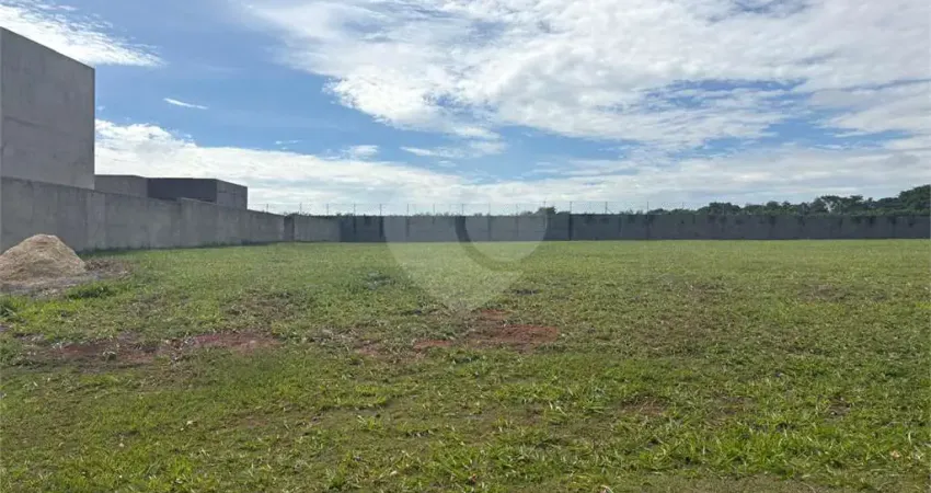 Terreno à venda no condomínio Village Saint Charbel, Araçoiaba Da Serra - SP