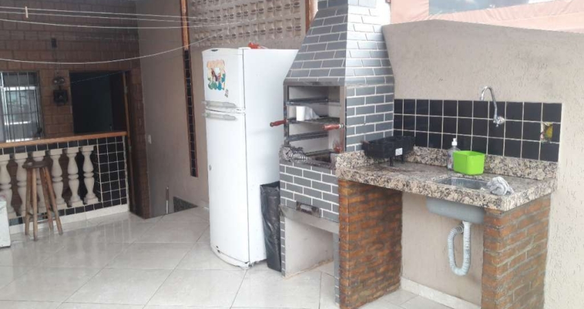 CASA A VENDA, TÉRREA 2 DORMITÓRIOS, GARAGEM, VARANDA GOURMET / CHURRASQUEIRA, 5 MINUTOS DA ESTAÇÃO METRÔ CAPÃO REDONDO. PARQUE MARIA HELENA.