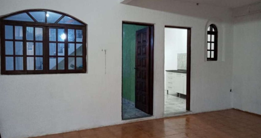 CASA A VENDA, SOBRADO 2 DORMITÓRIOS, SALA, COZINHA, BANHEIRO, 2 VAGAS DE GARAGEM COBERTAS,  PRÓXIMO AO SHOPPING INTERLAGOS E SP MARKET. PEDREIRA.