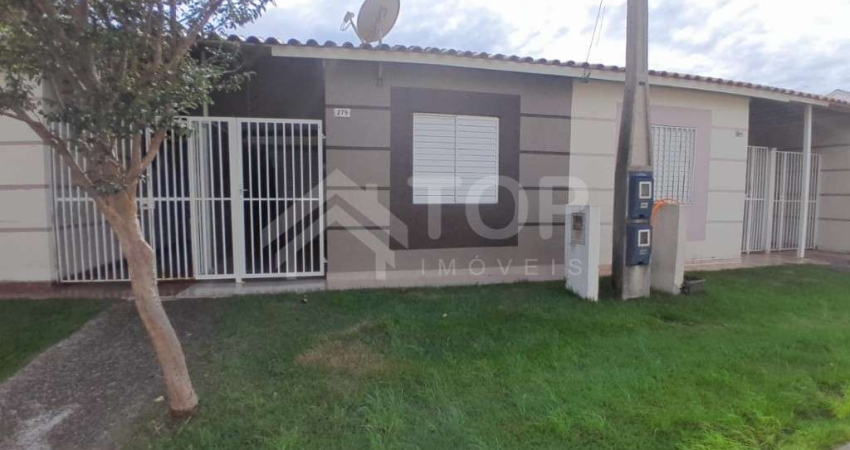Casa a Venda em Condominio fechado com Portaria 24 horas,  casa com planejados e area de Lazer.