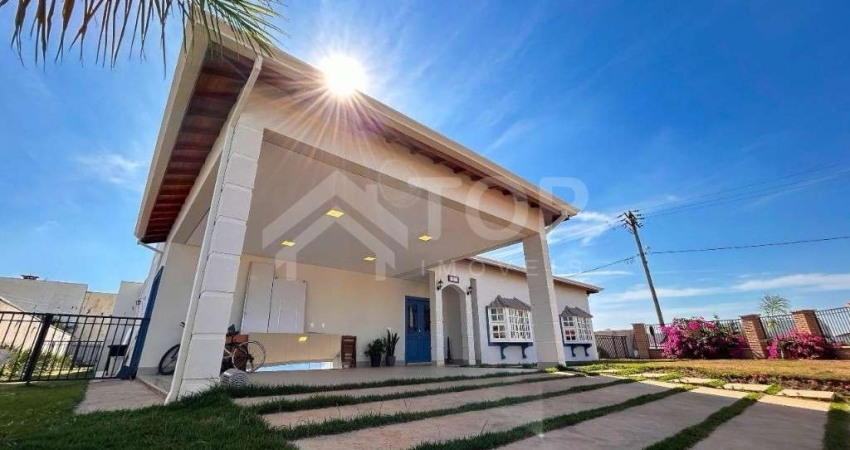 Linda Chacara a Venda em Condominio Fechado com Portaria 24 Horas, Casa possui, boiler central com aquecimento solar e programavel, agua quente em todas as torneiras exceto area de servico.  Infraestr