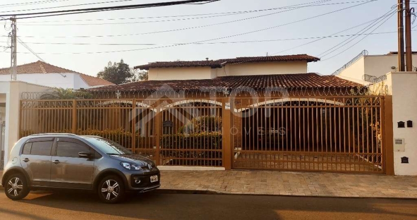 Casa com 5 quartos para alugar no Centro, São Carlos 