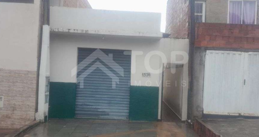 Casa e salao comercial no Bairro Cidade Aracy II