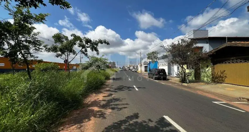 Excelente lote comercial na Av. Principal do Comercio e Condominios