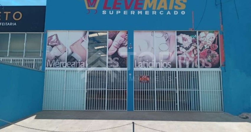EXCELENTE BARRACAO NA PRINCIPAL RUA DO BAIRRO JARDIM EMBARE