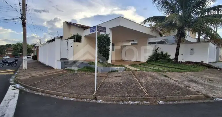 Excelente casa de esquina no Res. Parque Fehr, com 3 dormitorios, sendo 1 suite, churrasqueira e piscina
