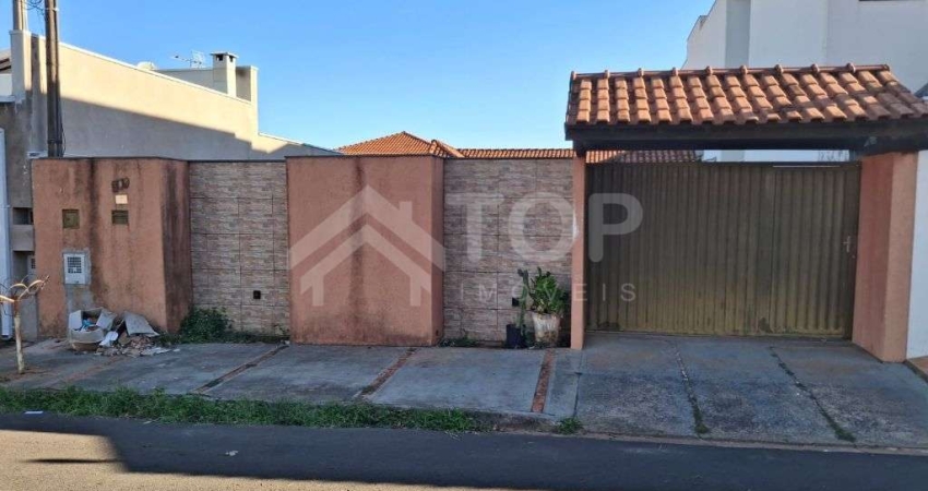 Excelente casa com entrada pra varios carros no Res. Paque Fehr