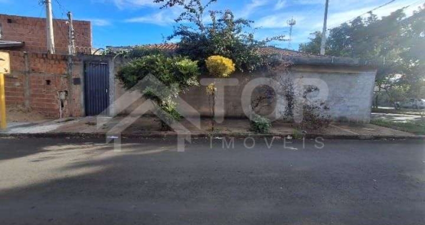 Vende-se 2 casas no mesmo terreno, sendo imoveis em otima localizacao