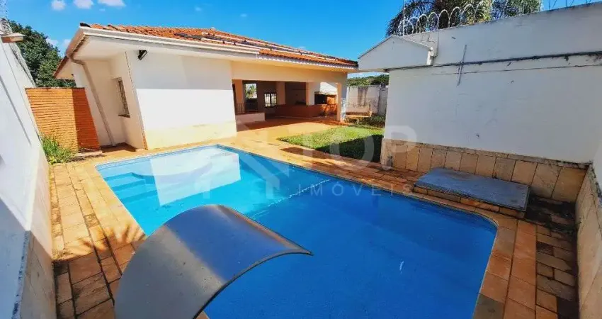 Casa padrao com 4 dormitorios e 2 suites no Parque Santa Monica