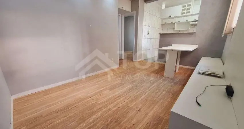 Excelente apartamento  de 2 dormitorios com armarios na cozinha e nos dormitorios