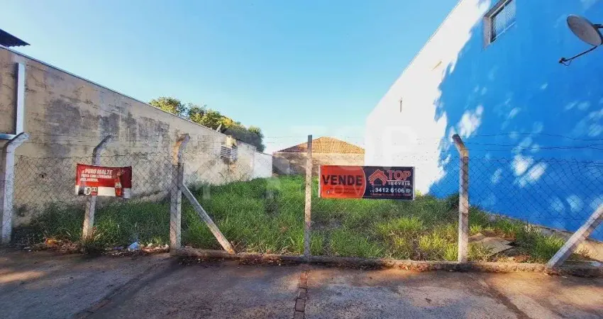 Lote plano de uso misto em um dos principais corredores comerciais da cidade.