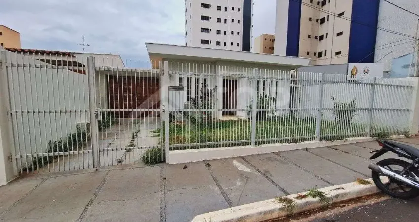 Casa com 4 quartos para alugar no Centro, São Carlos
