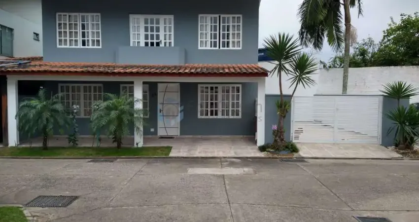 Casa com 3 quartos à venda no Centro, Balneário Camboriú 