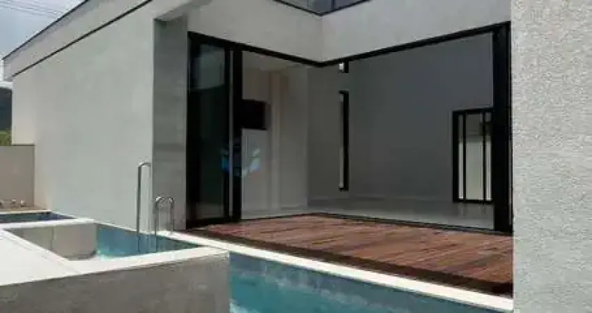 Casa com 4 quartos à venda na Rua Ivo José Rebello, Santa Regina, Camboriú