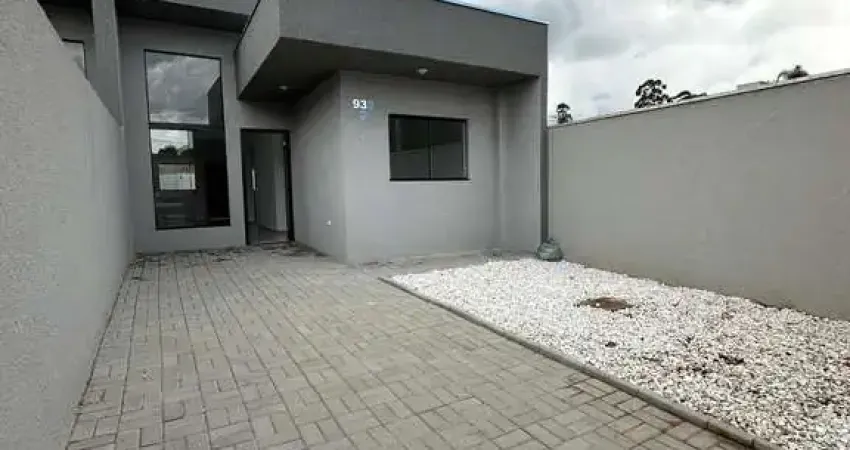 Casa à venda em Pinhais de frente para rua Pinhais/PR