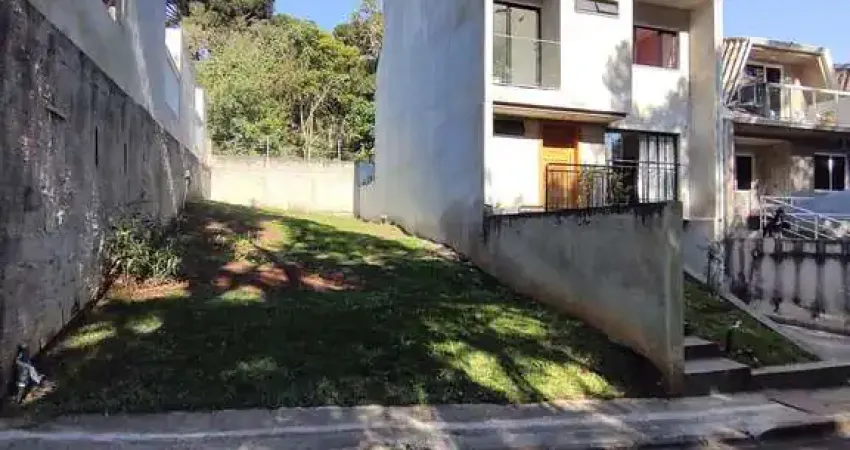 Terreno à venda em condomínio fechado no Centro de Piraquara