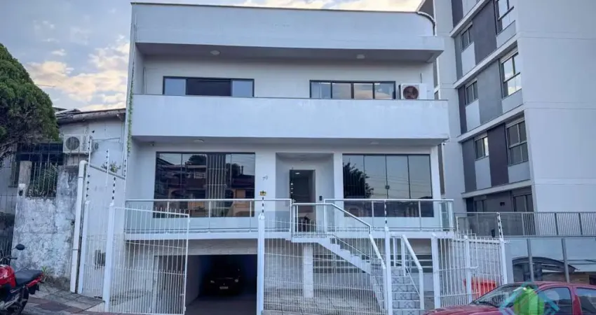Casa comercial com 12 salas à venda na Rua Professora Otília Cruz, 70, Jardim Atlântico, Florianópolis