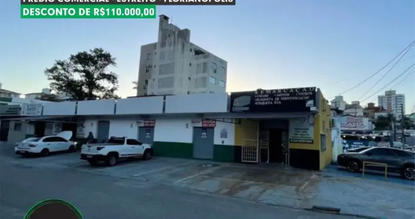 Prédio com 8 salas à venda na Rua Ursulina Senna de Castro, 150, Estreito, Florianópolis