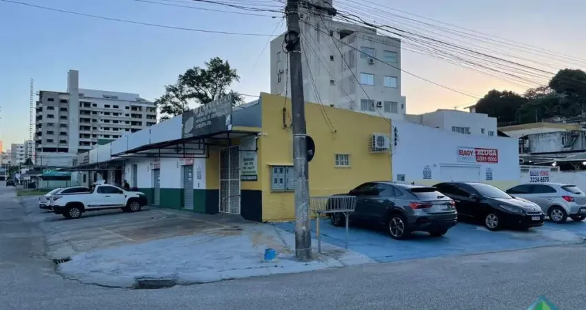 Prédio com 8 salas à venda na Rua Ursulina Senna de Castro, 150, Estreito, Florianópolis