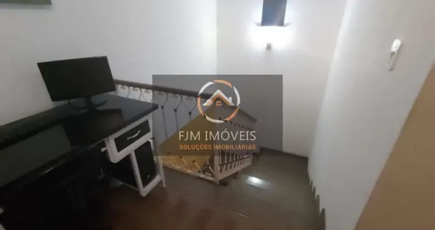 FJM IMÓVEIS Vende: Casa em Engenhoca, Niterói: 136m², 4 dormitórios, 2 banheiros - Venda por R$ 530.000