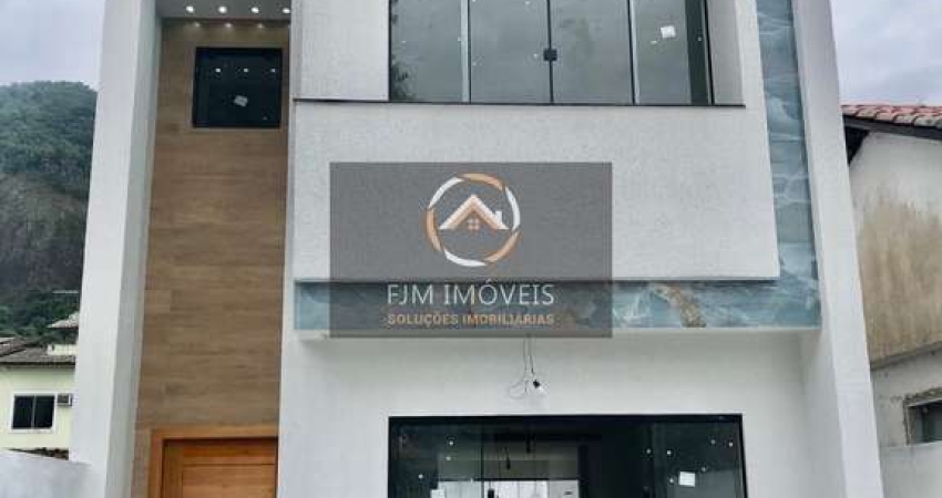 Casa em Piratininga, Niterói com 140m², 4 dormitórios, 2 suítes, 4 banheiros. Venda por R$ 839.000. Conheça agora!