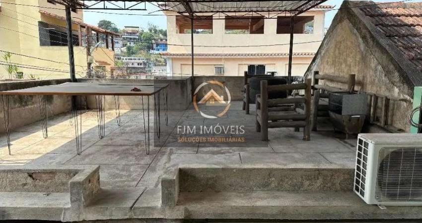 Casa à Venda em Fonseca, Niterói, 2 Dormitórios