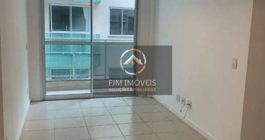 Venda de Apartamento em Badu, Niterói: 2 Dormitórios  R$420k