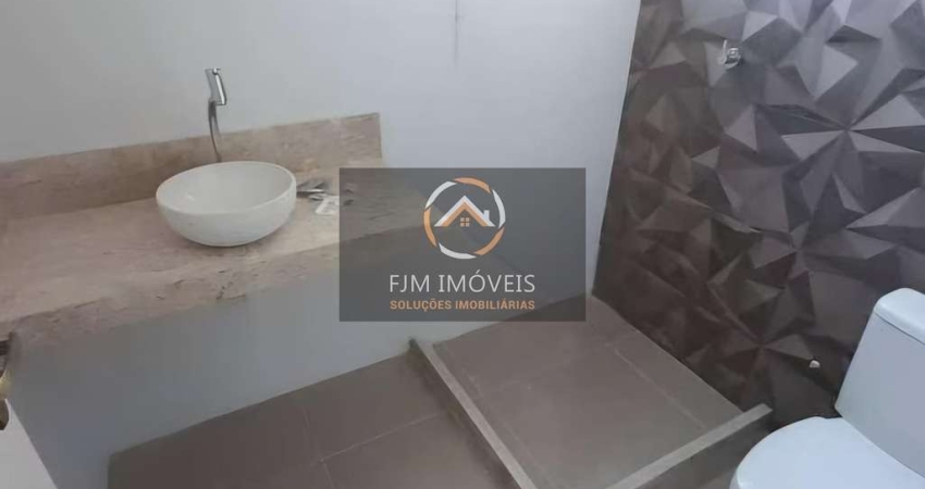 Casa à Venda em Itaipu, Niterói: 3 Dormitórios, R$690 mil