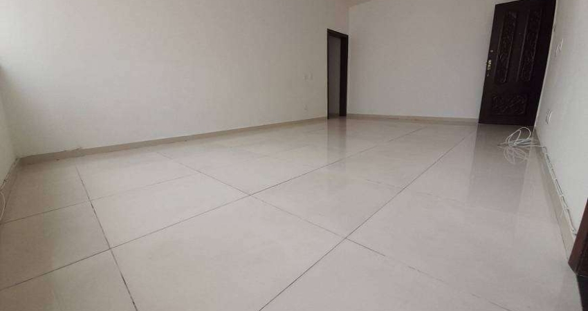Apartamento 3/4 com dependência a 100 metros do Porto da Barra