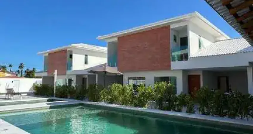 CASA COM ÁREA PRIVATIVA EM CONDOMÍNIO FECHADO