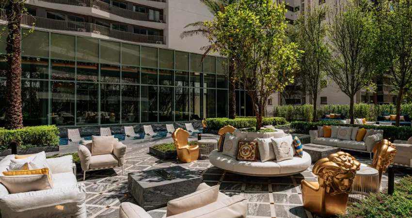 Apartamento de luxo com 150 metros² , condomínio com decoração da grife versace