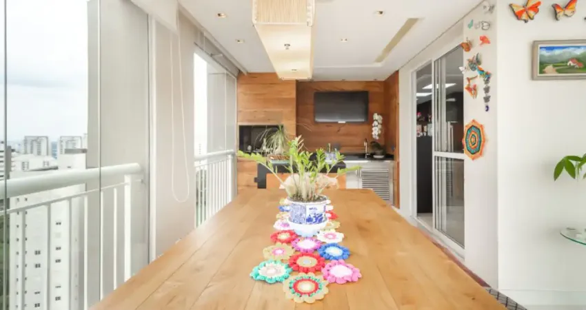 Apartamento tipo para venda com 3 quartos, sendo 3 suítes, 260m², aceita permuta.