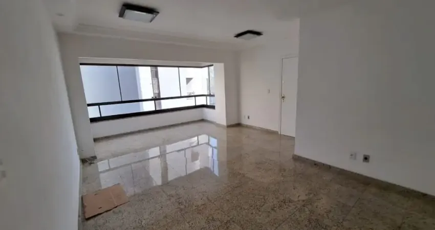 Apartamento a venda, 120m, 3 quartos sendo 1 suíte, 3 vagas.