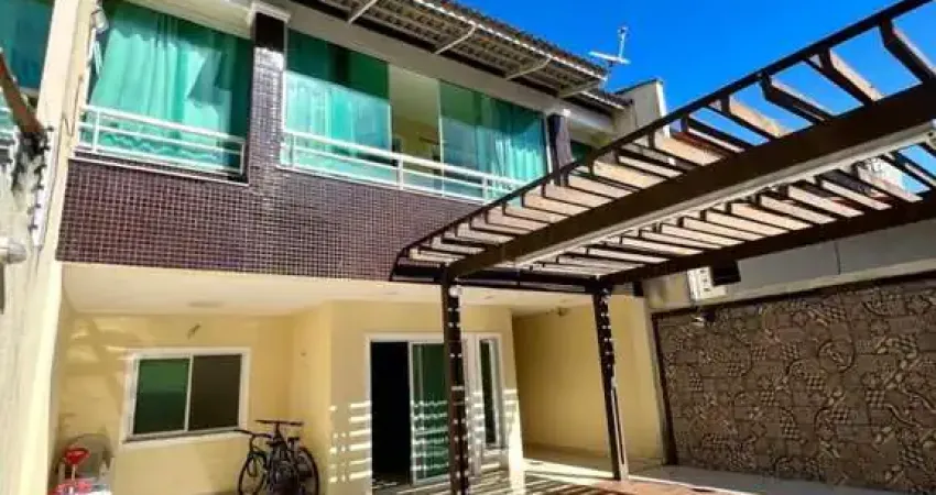 Casa à venda na Rua Vicente Lopes, 251, Cidade dos Funcionários, Fortaleza