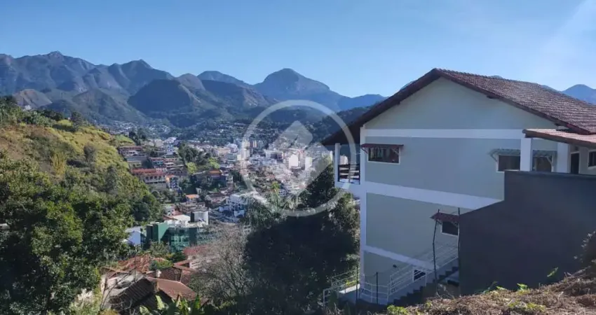 Terreno fora de condomínio a menos de 5 minutos do centro comercial de teresópolis codigo: 76162