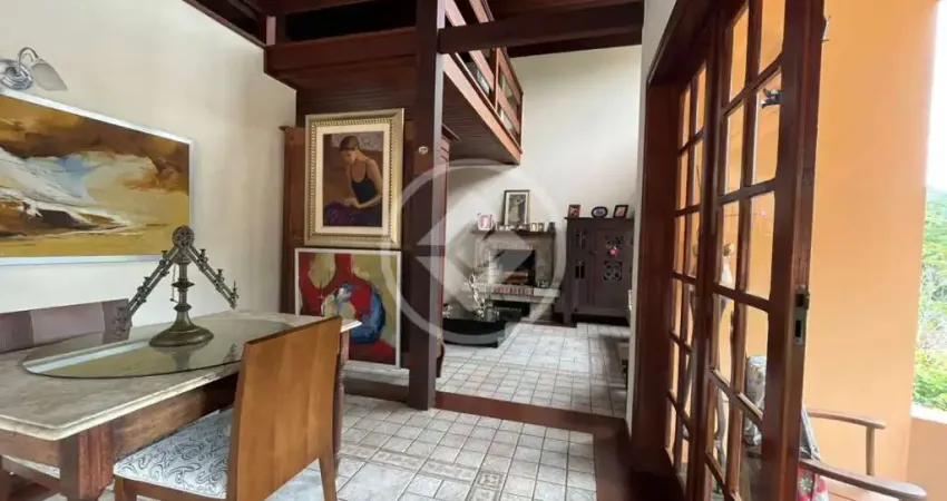 Casa com três quartos à venda, 212 m² por r$ 990.000 - parque do imbui - teresópolis/rj codigo: 66322