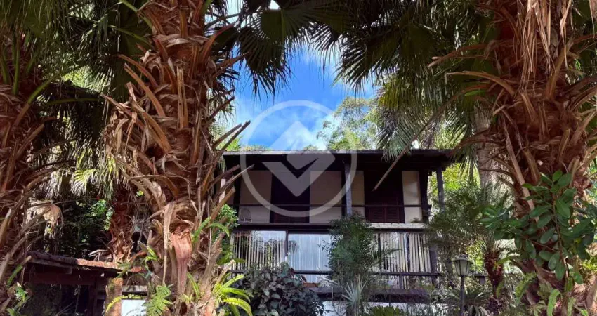 Estilosa propriedade próxima a cbf, localizada em rua sem saída, fora do condomínio! codigo: 71721