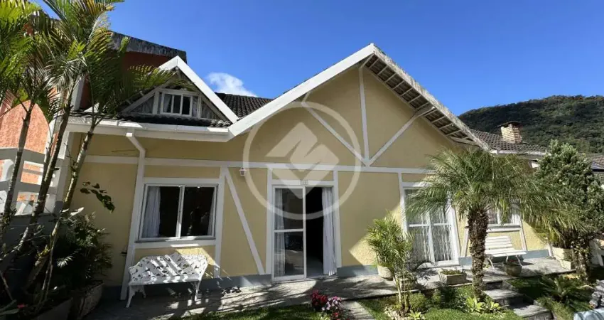 Casa em condomínio fechado com 3 quartos à venda na Alameda Poranga, 380, Alto, Teresópolis