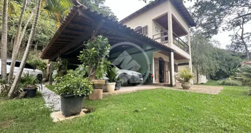Casa independente com amplo jardim, no vale feliz, 1200metros, 3 quarto, teresópolis/rj codigo: 60531