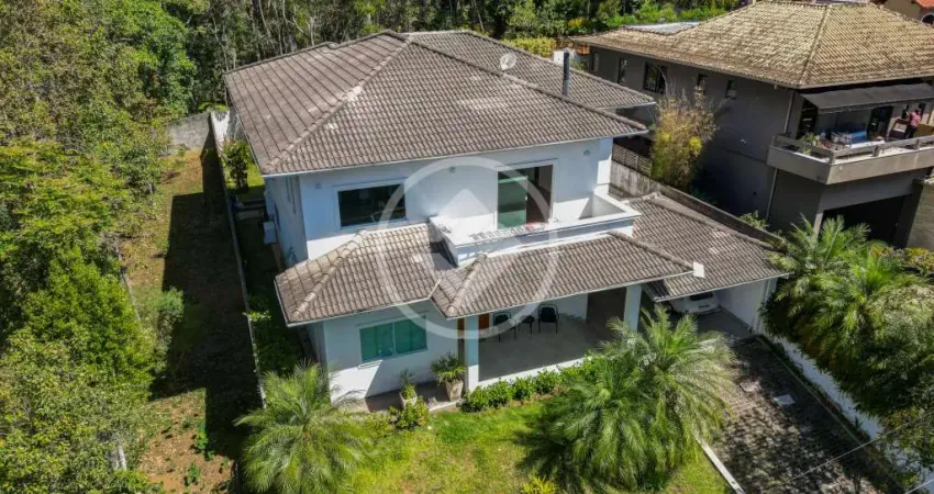 Casa de alto padrão com 4 quartos e 464m² por r$1.670.000,00 - quebra frascos - teresópolis/rj codigo: 151754