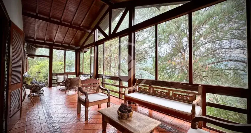Refúgio exclusivo na serra para quem quer mais do que apenas uma casa. codigo: 116189