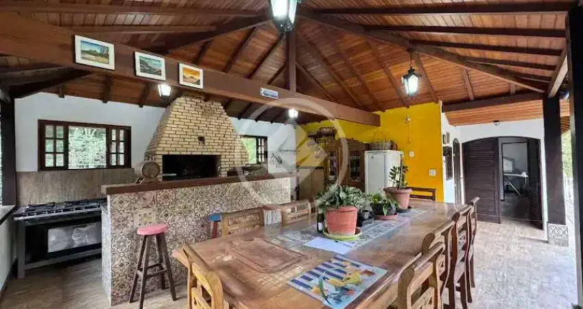 Sítio de alto Padrão, R$ 1550.000,00 - Pessegueiros/Teresópolis - RJ codigo: 134970