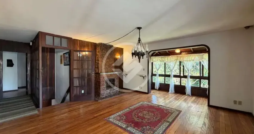 Casa com 5 quartos à venda, 254 m², no bairro de iucas. teresópolis - rj. codigo: 156177