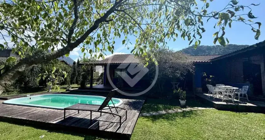 Ampla propriedade composta de duas casa em araras codigo: 131888