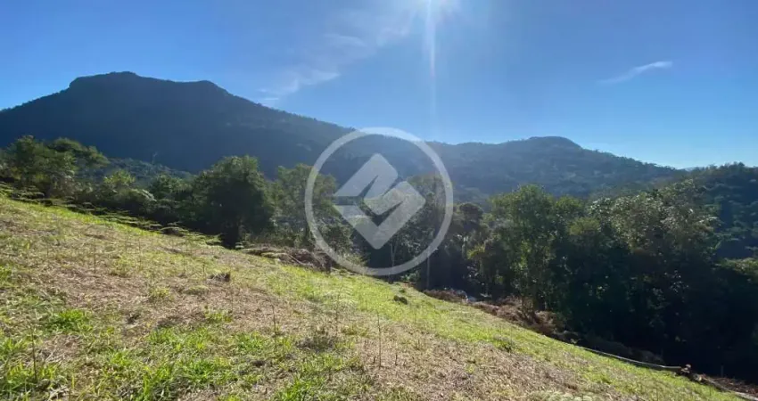 Terreno com vista deslumbrante para as montanhas, em teresópolis-rj codigo: 131191